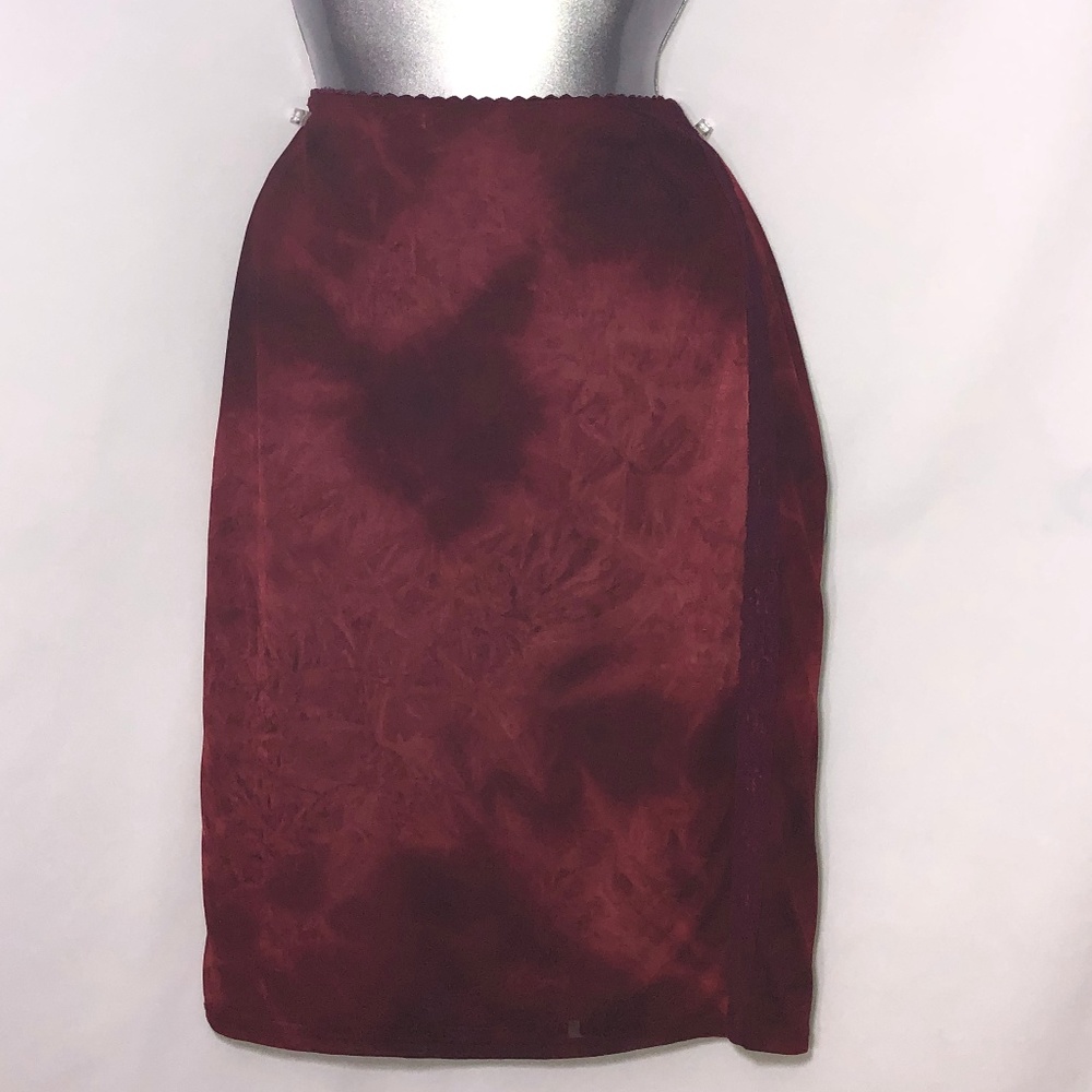 Rampage slip skirt lace on sides gold paisley